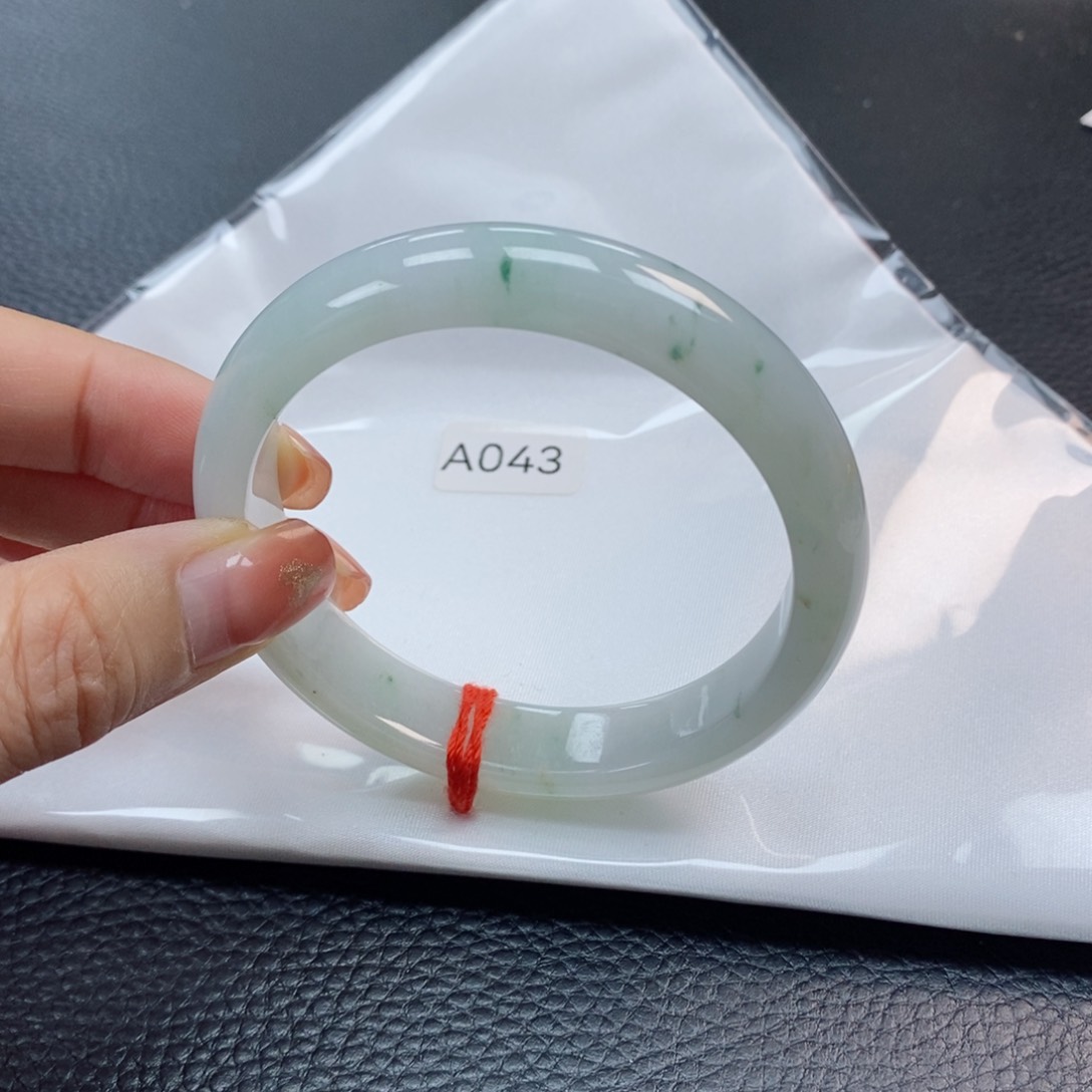 【闪购商品】翡翠手镯未镶嵌57圈