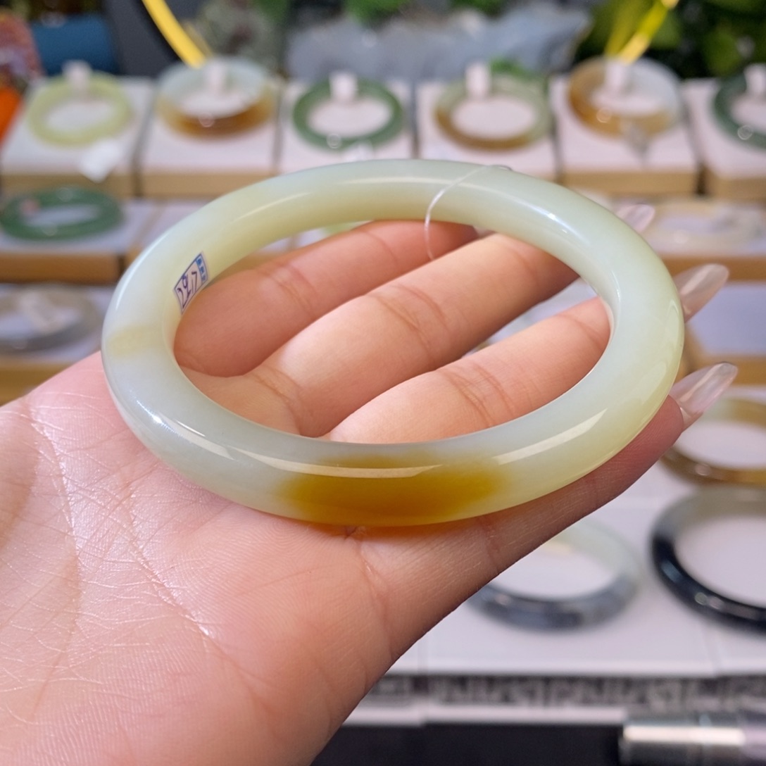 和田玉手镯未镶嵌6061