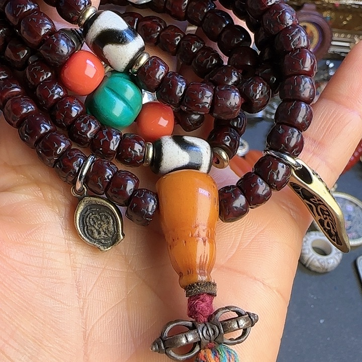 泥塑仁**杰谢谢，扎西德勒