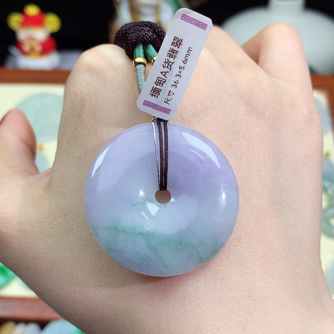 翡翠未镶嵌颈饰平安扣