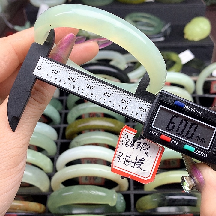 蛇纹石玉手镯未镶嵌939