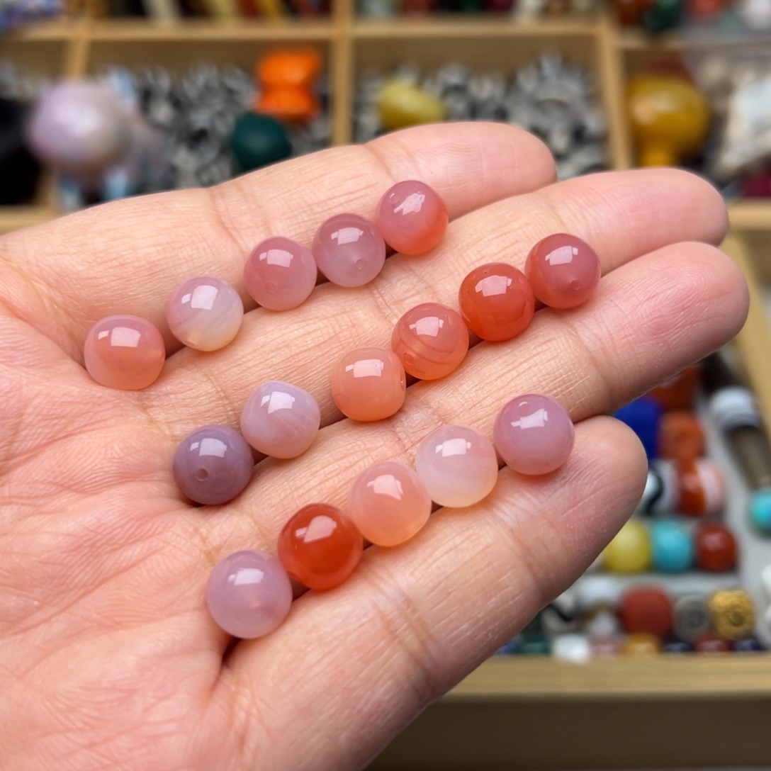 玛瑙/玉髓8mm粉糯老型未镶嵌多样性发其中一颗