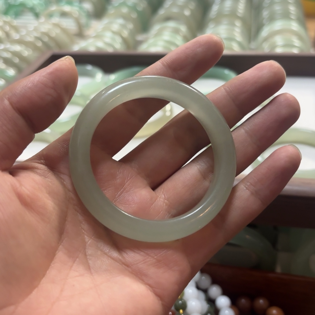 未镶嵌手镯东陵石织*猪