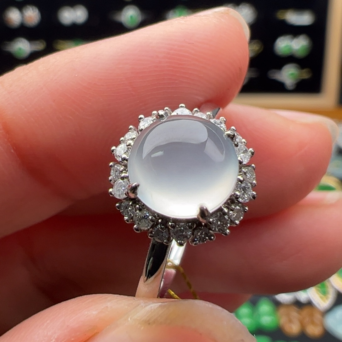 翡翠18K金镶嵌颈饰戒指