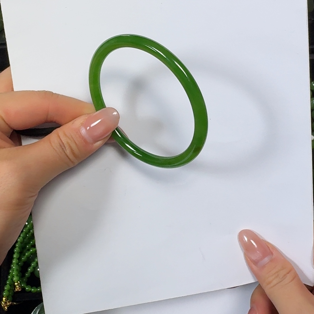 新***馆和田玉（碧玉）未镶嵌手镯54乌兰乌德苹果绿叮当微原皮