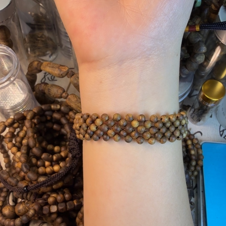 沉香碎屑沉香莺歌绿奇楠04手牌