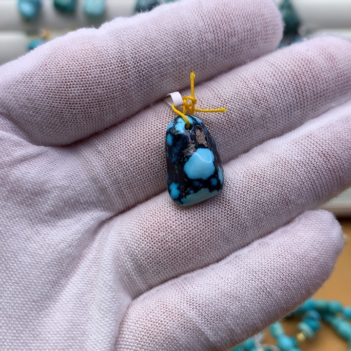 绿松石未镶嵌原矿