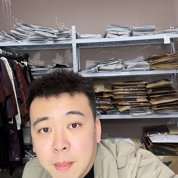 挂脖款墨池连衣裙