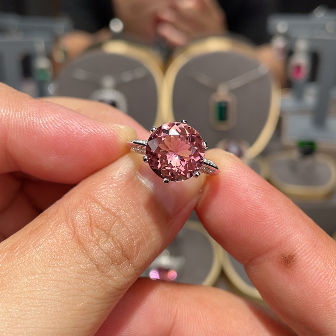 18K金镶嵌戒指碧玺4.2ct