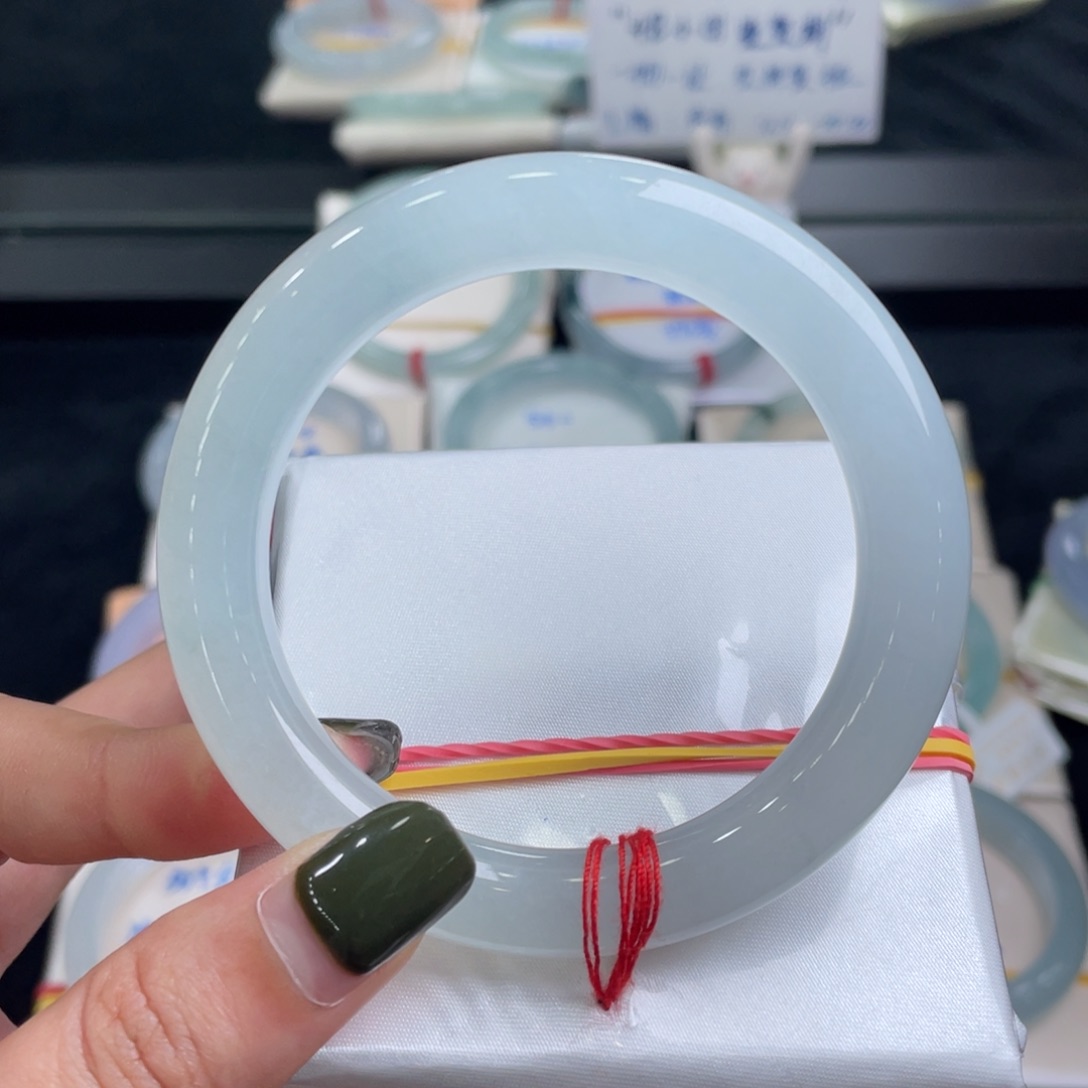 翡翠手镯未镶嵌榕*榕翡翠手镯