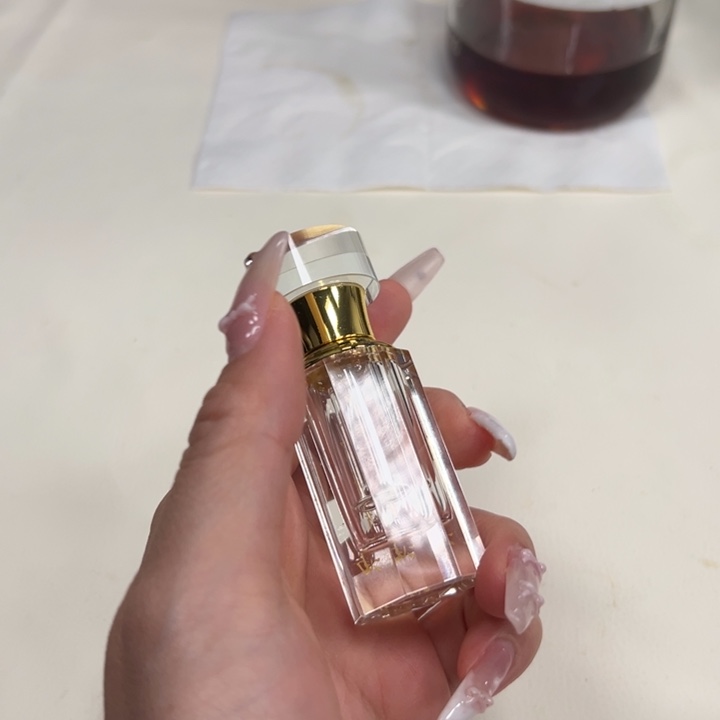 曐***靥沉香沉香精油精油瓶