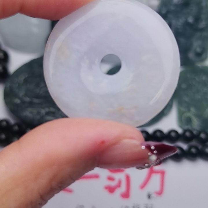 翡翠颈饰未镶嵌天然的A货翡翠