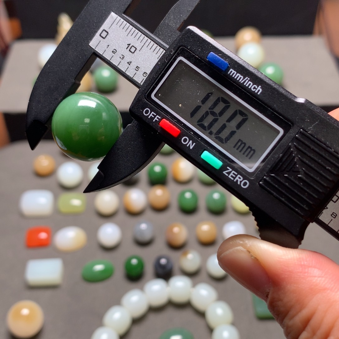 和田玉颈饰未镶嵌?***女