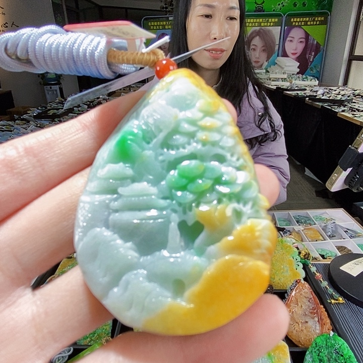 颈饰未镶嵌翡翠翡翠