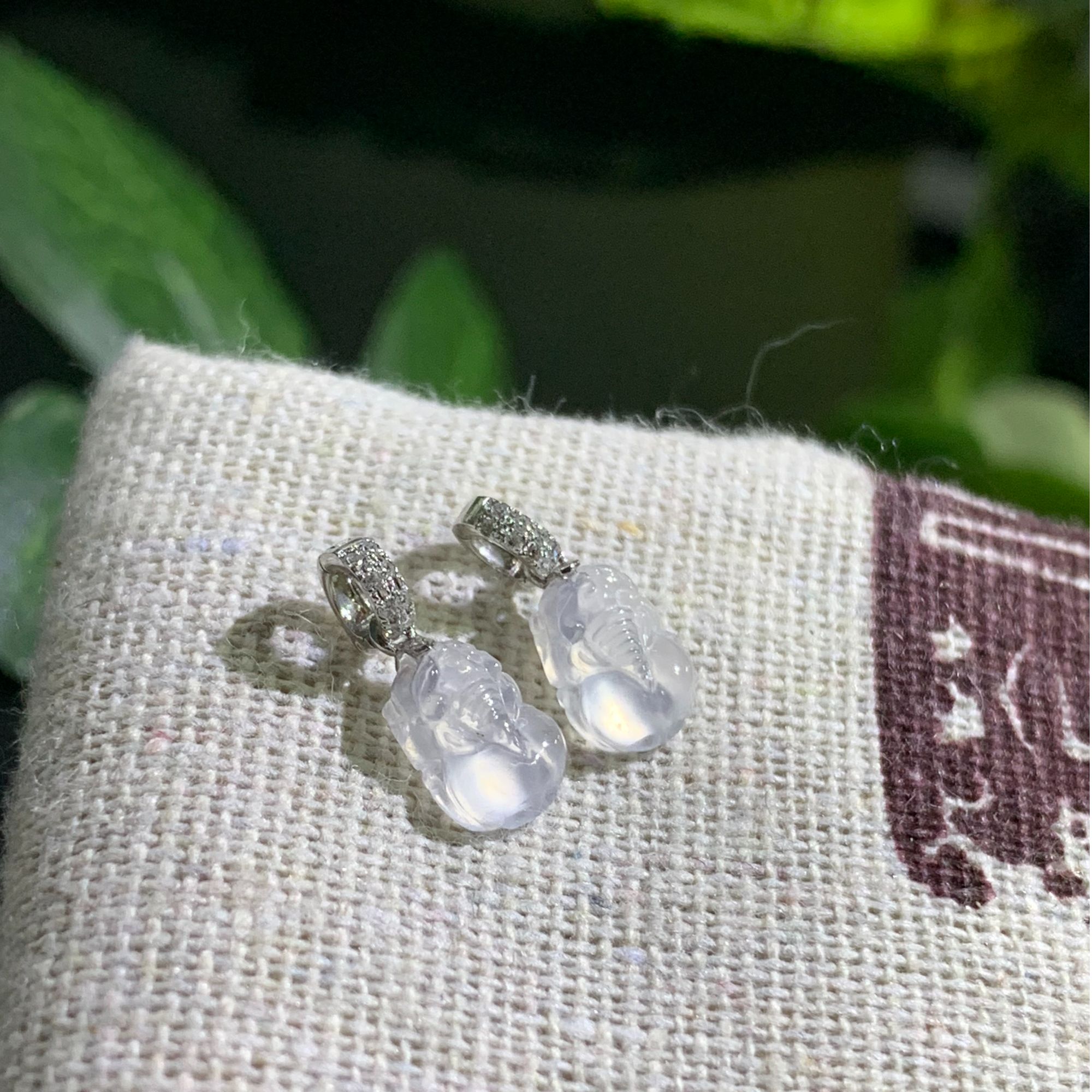 翡翠冰貔貅滴溜-18K金镶嵌-(多样性发货）