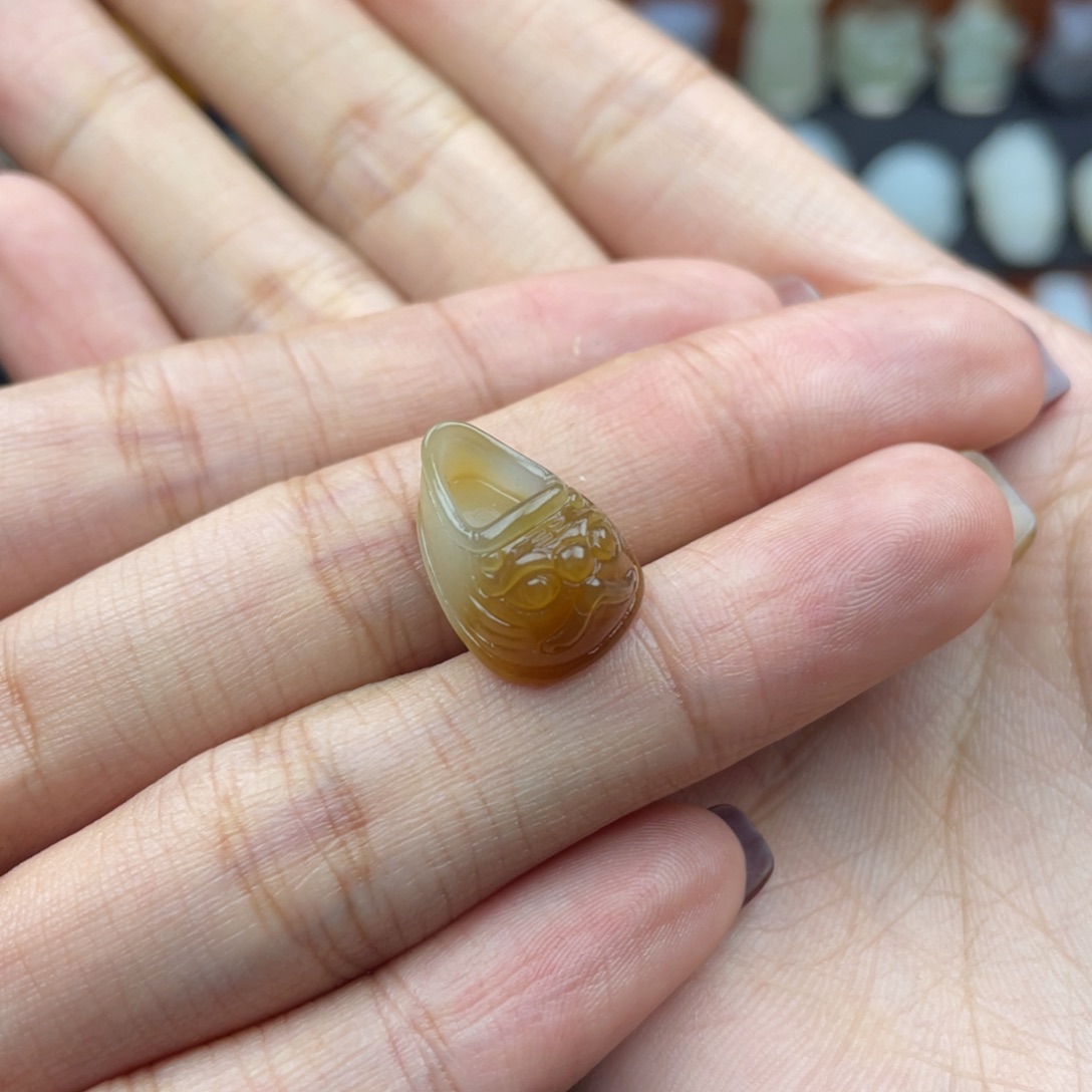 和田玉颈饰未镶嵌水*羊