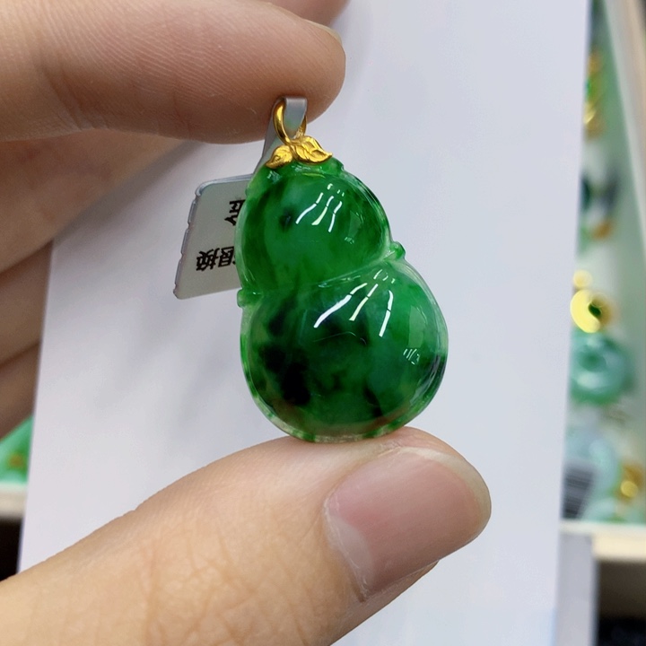 翡翠18K金镶嵌颈饰翡翠
