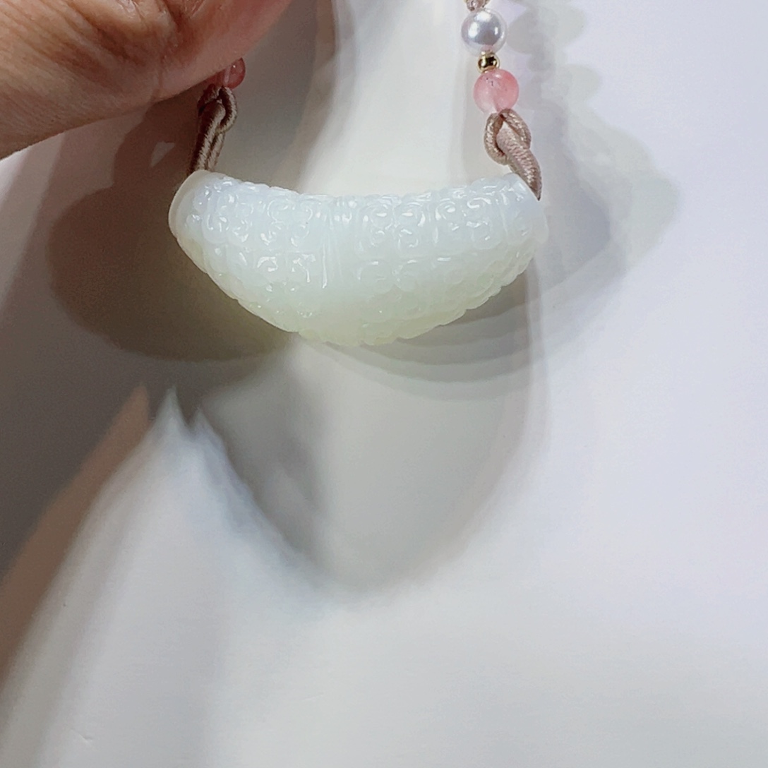 和田玉（糖玉）颈饰未镶嵌