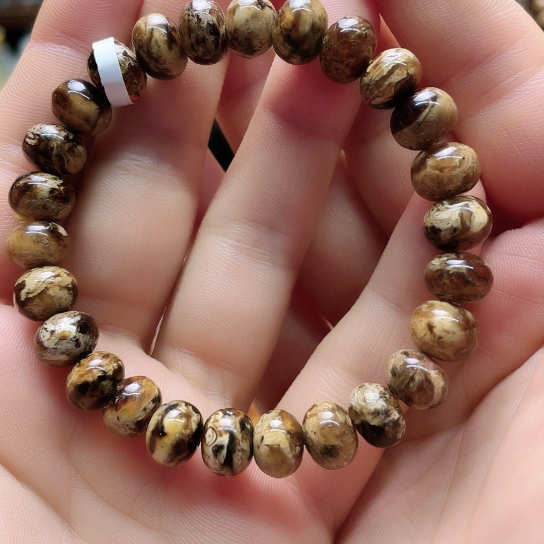 琥珀裸石未镶嵌人*a九