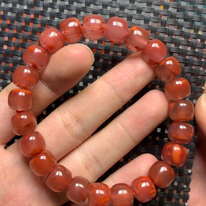 未镶嵌手串南红玛瑙苏*10mm 