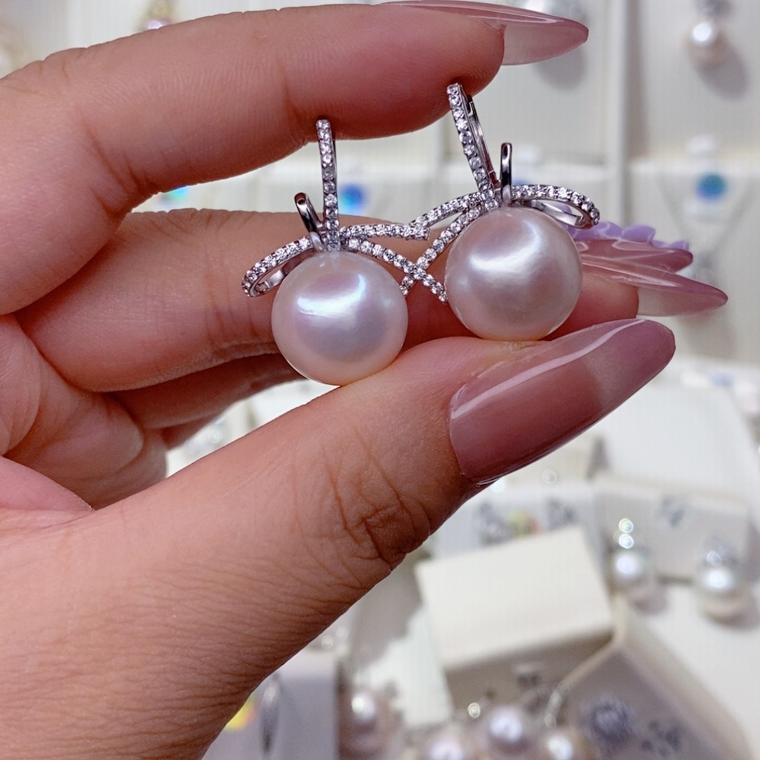 银S925镶嵌淡水珍珠耳饰张*
