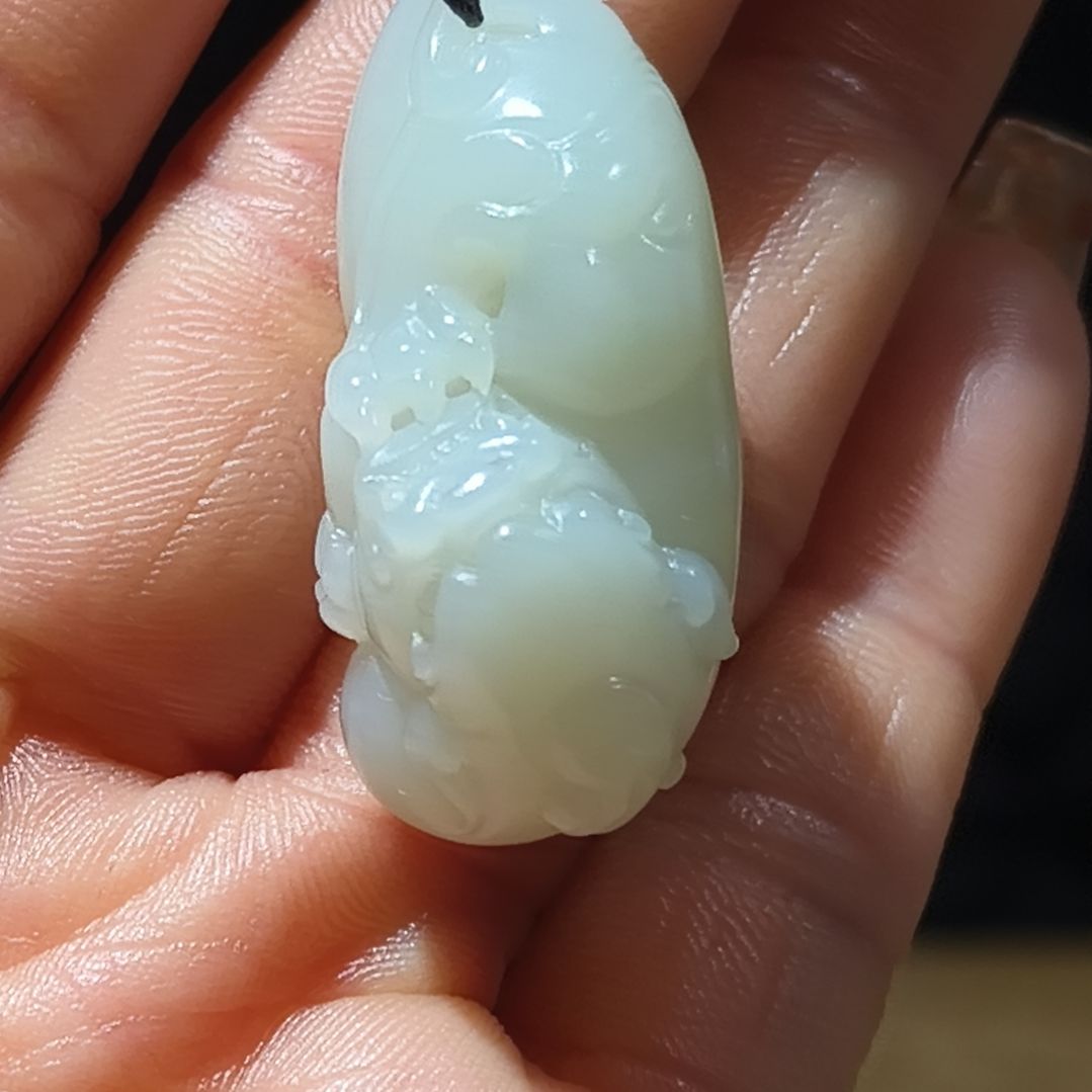 和田玉颈饰未镶嵌月**丁