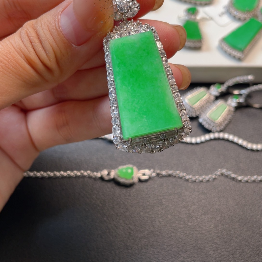 翡翠吊坠(不含链)银S925镶嵌