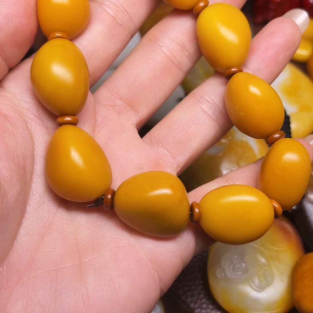 和田玉颈饰未镶嵌赏*人