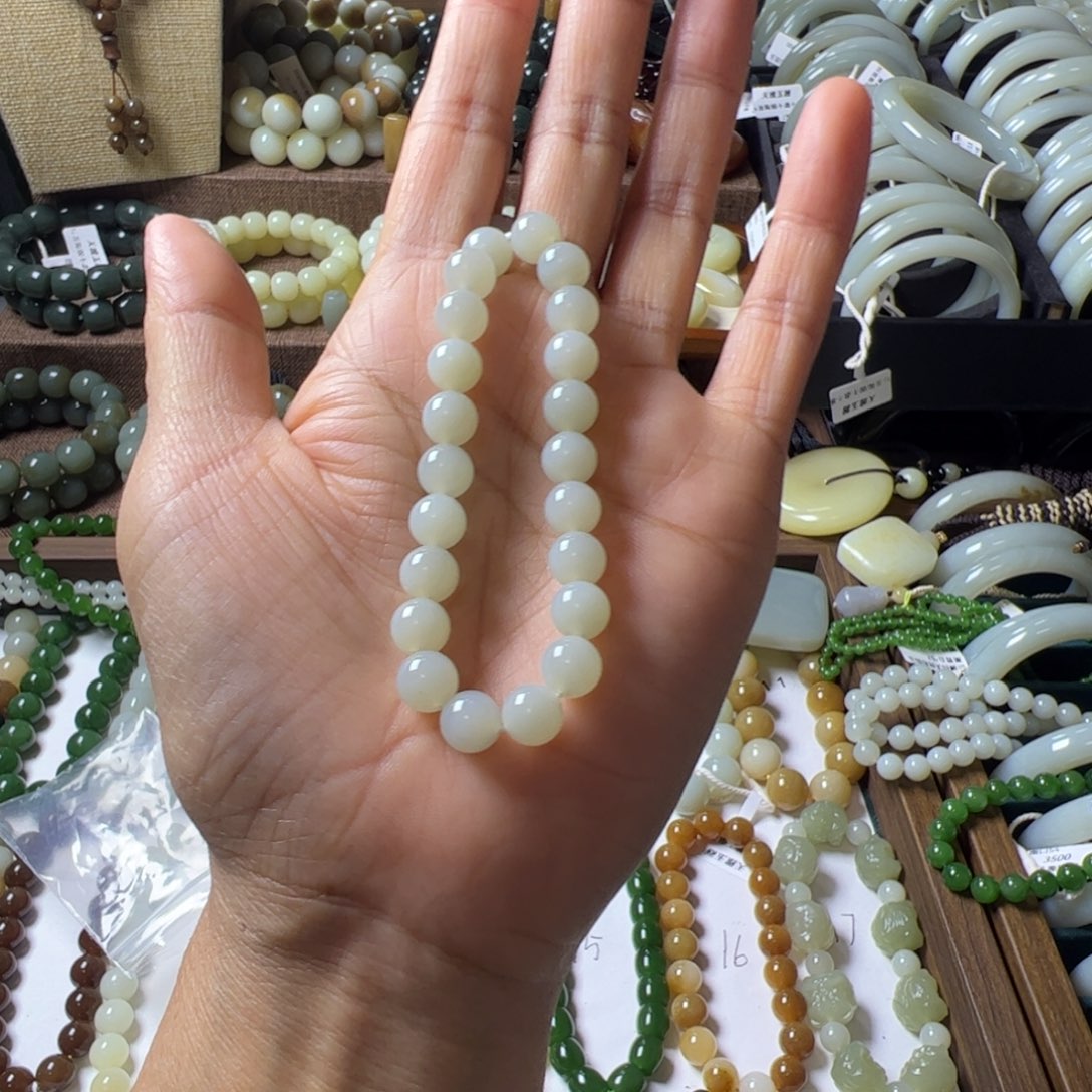 旺***官和田玉（糖玉）未镶嵌手链