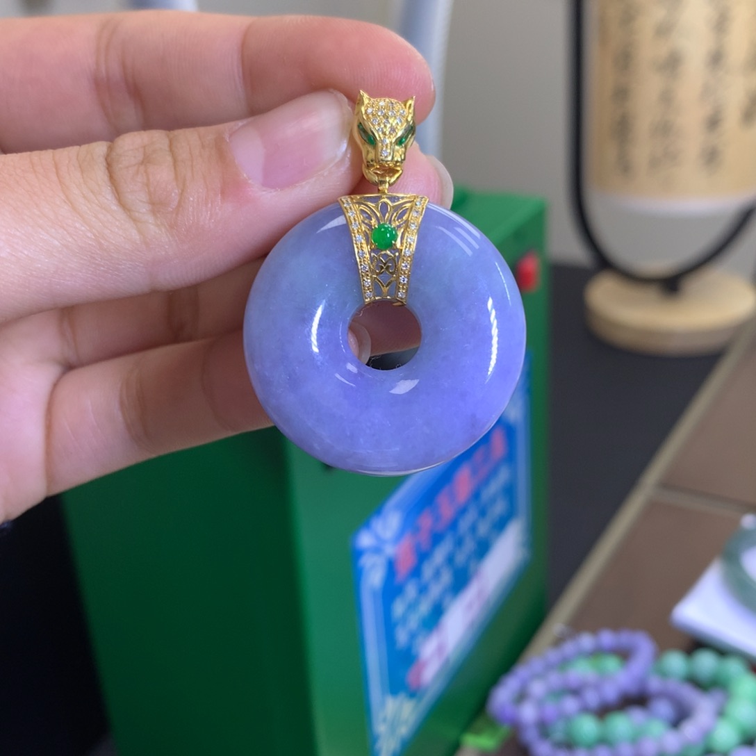 翡翠颈饰18K金镶嵌翡翠