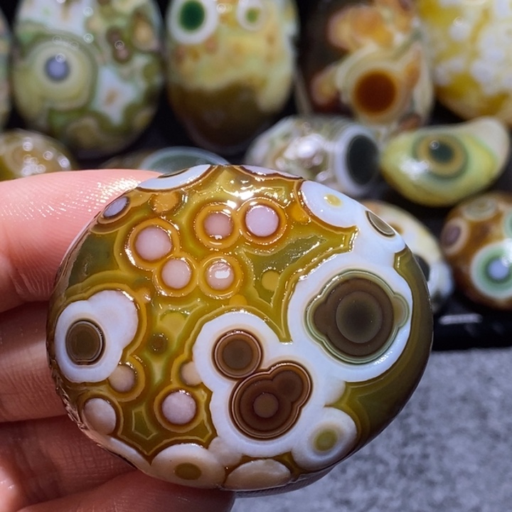 玛瑙/玉髓未镶嵌珠宝奇石128