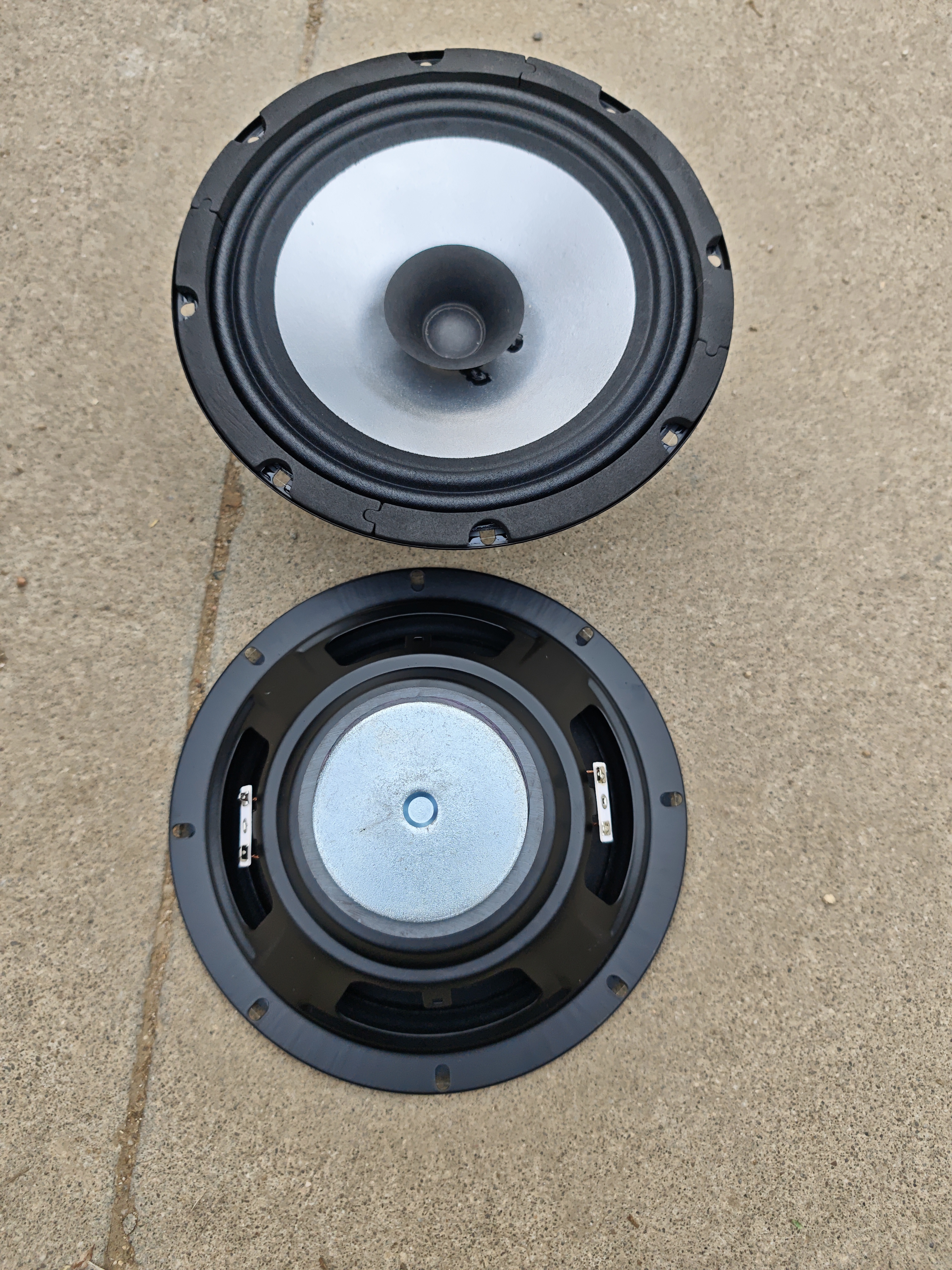 准新品  8寸音箱喇叭一对的价格，双音圈直径21cm。