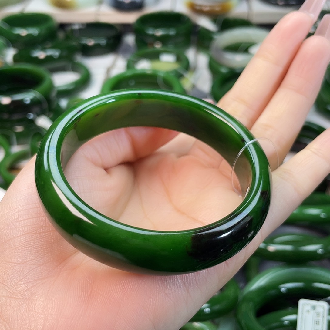 和田玉（碧玉）手镯未镶嵌