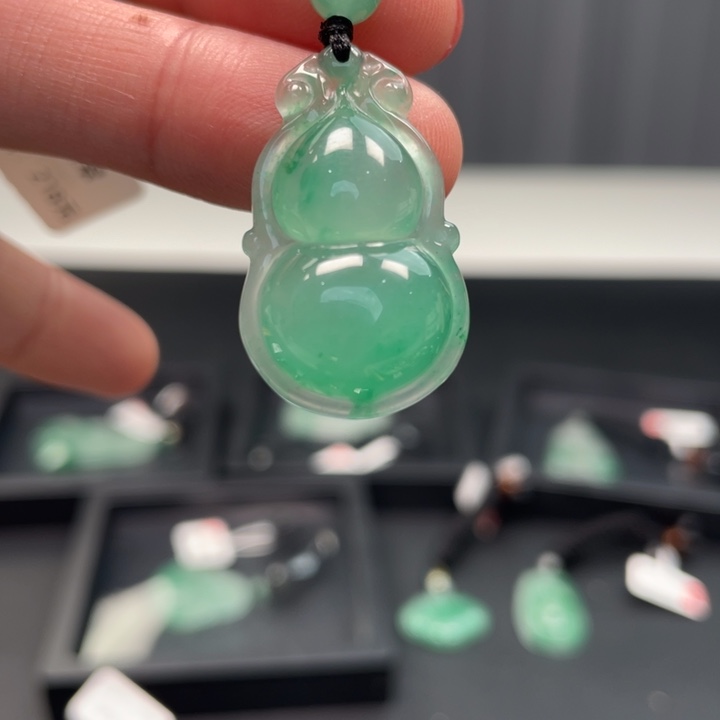 石英质玉吊坠(赠链)合金