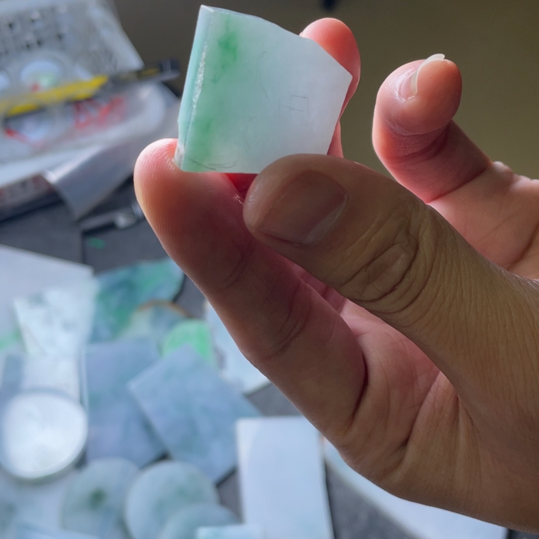 未镶嵌定制翡翠  