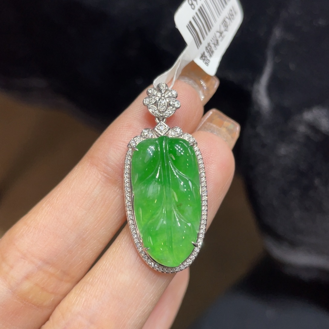 翡翠颈饰18K金镶嵌天然缅甸翡翠