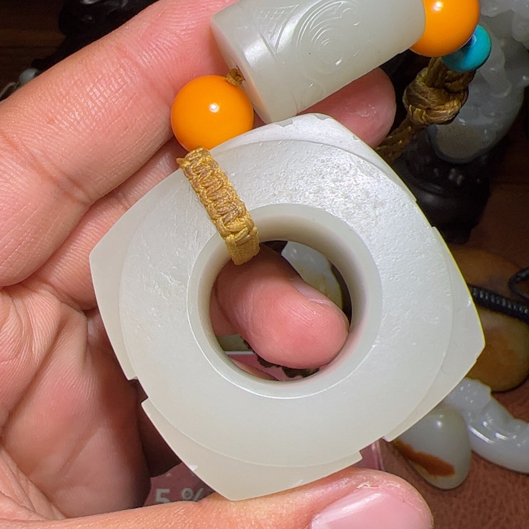 和田玉颈饰未镶嵌