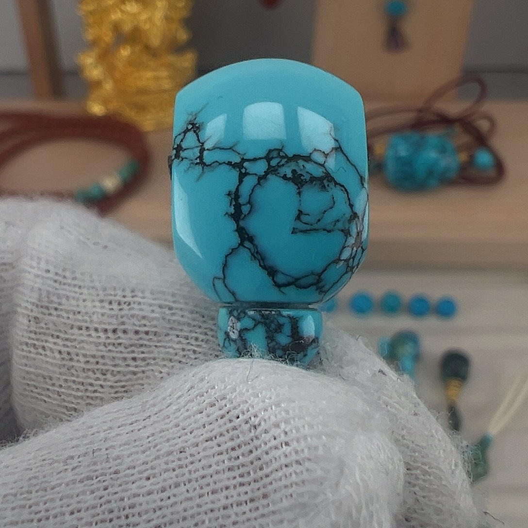 绿松石未镶嵌珠宝奇石高瓷蓝水草纹三通，4.86g，对孔13.7mm