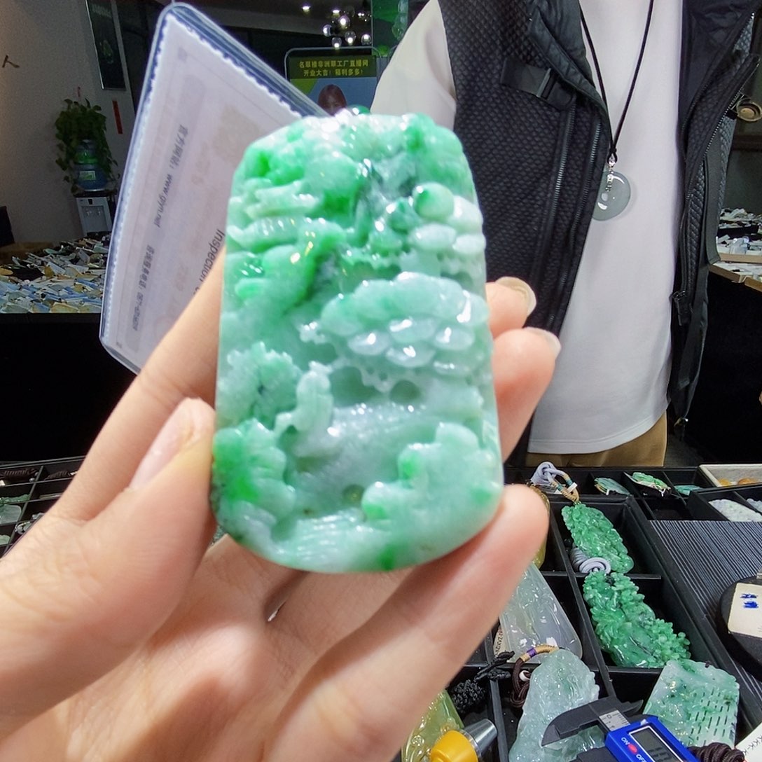 颈饰未镶嵌翡翠翡翠