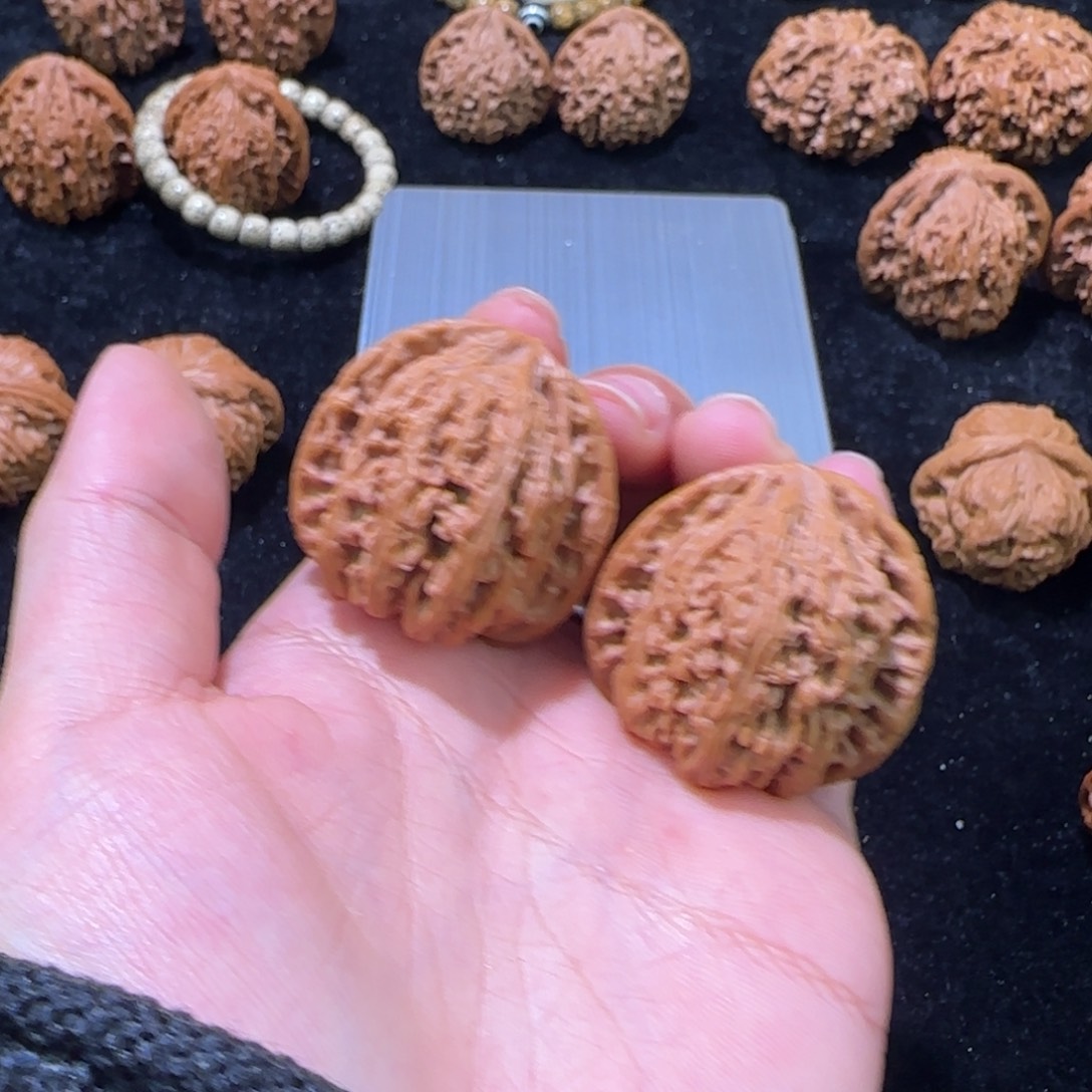 文玩核桃把件38尺微调密纹