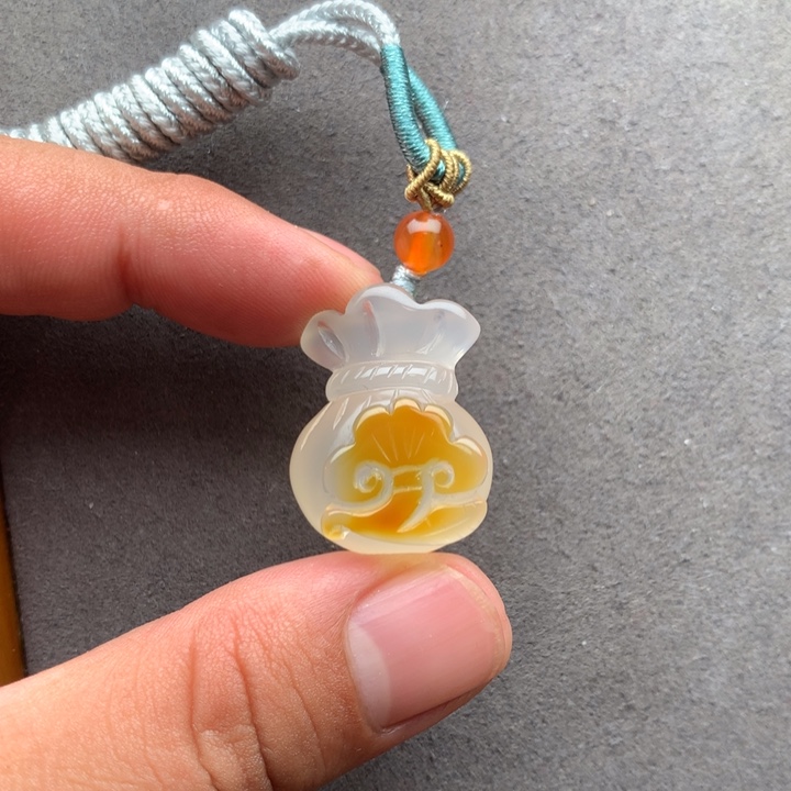 玛瑙/玉髓颈饰未镶嵌冯*。
