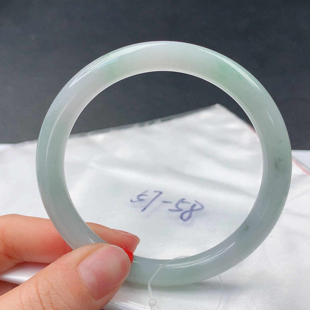 翡翠手镯未镶嵌0066圆58