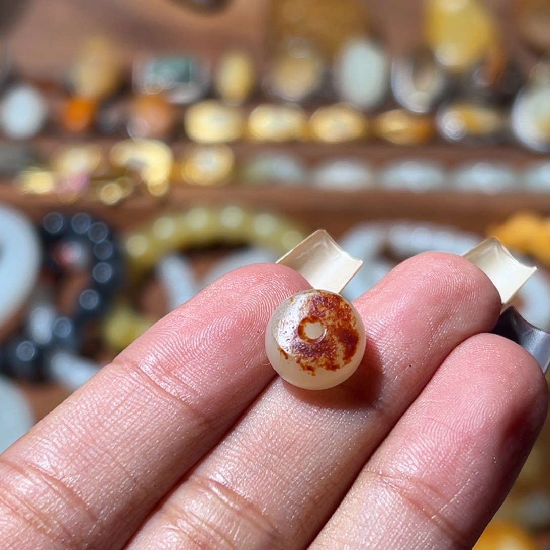 好***后和田玉未镶嵌颈饰