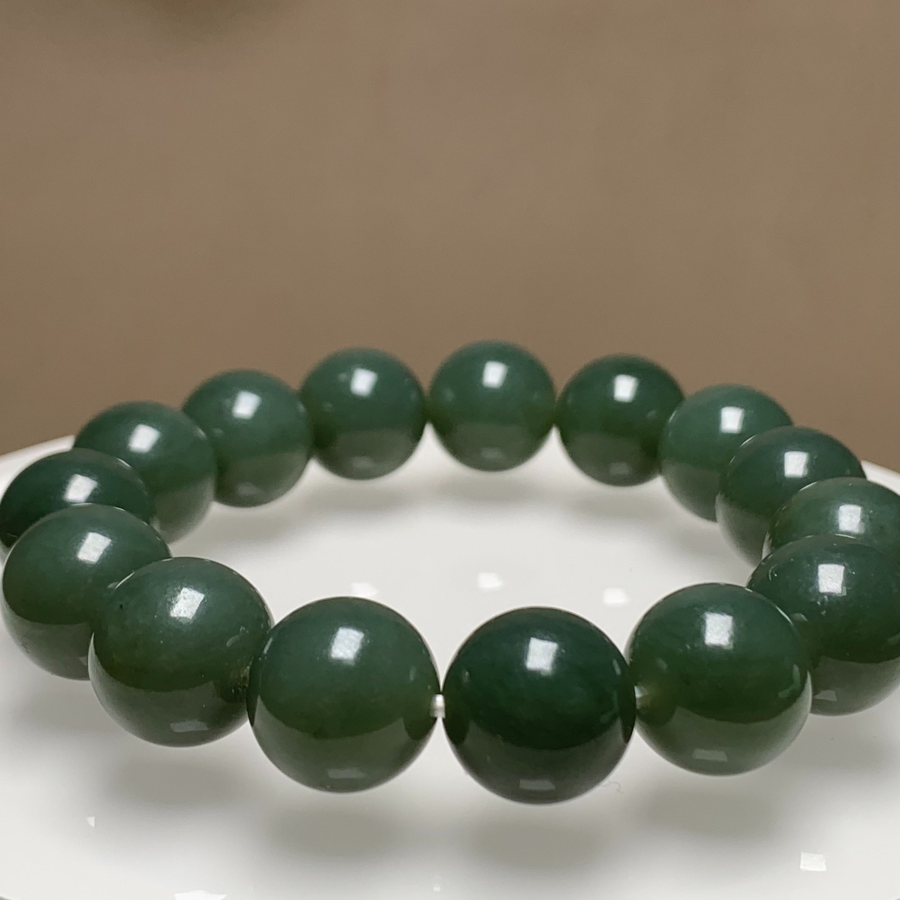 D1101珠宝玉石精选和田玉手串