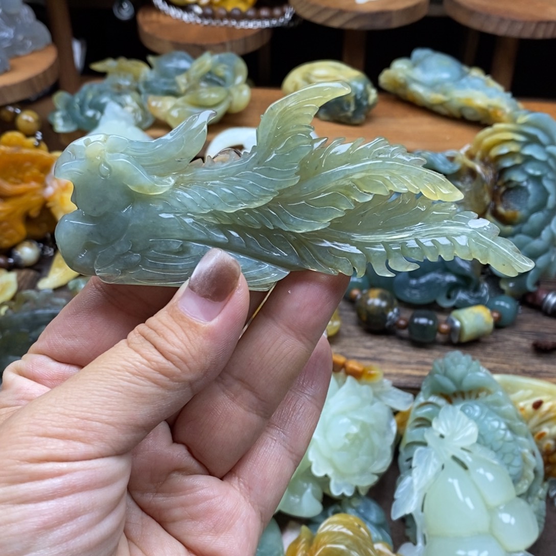 岫玉未镶嵌吊坠(赠链)