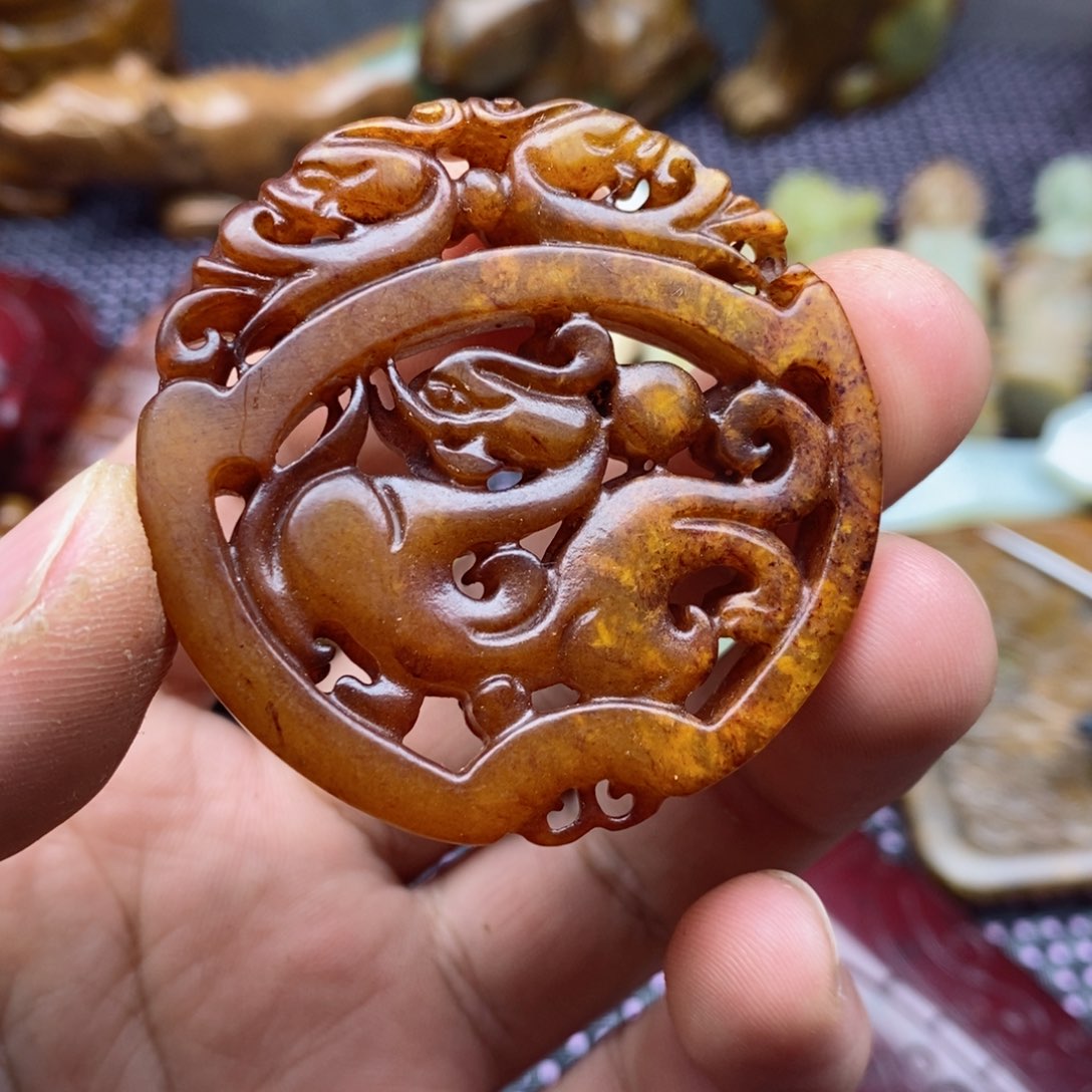 蛇纹石玉颈饰未镶嵌