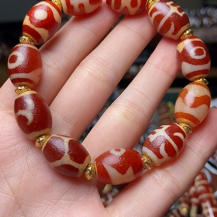 衢***居红肉多宝天珠手串1