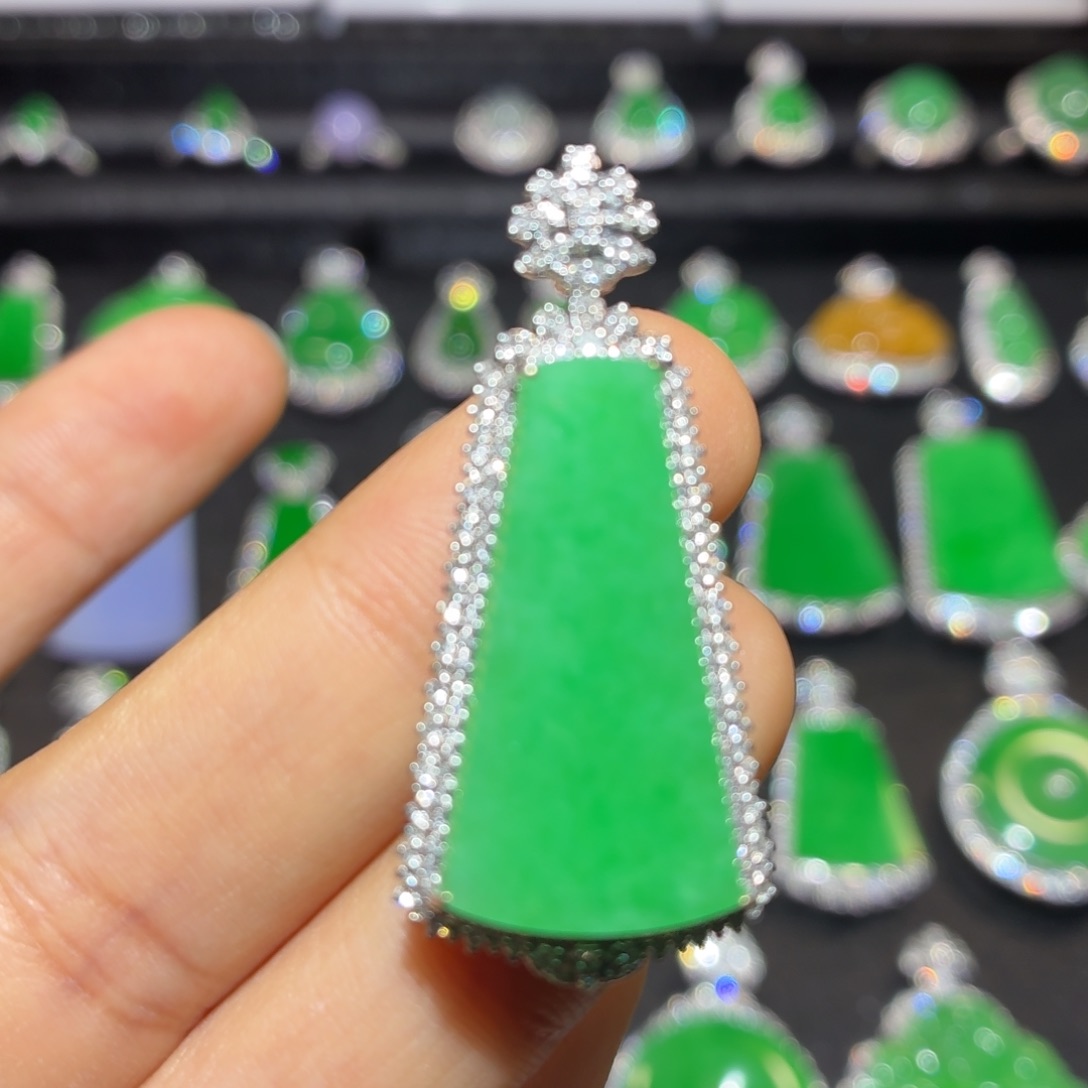 翡翠18K金镶嵌吊坠(不含链)翡翠