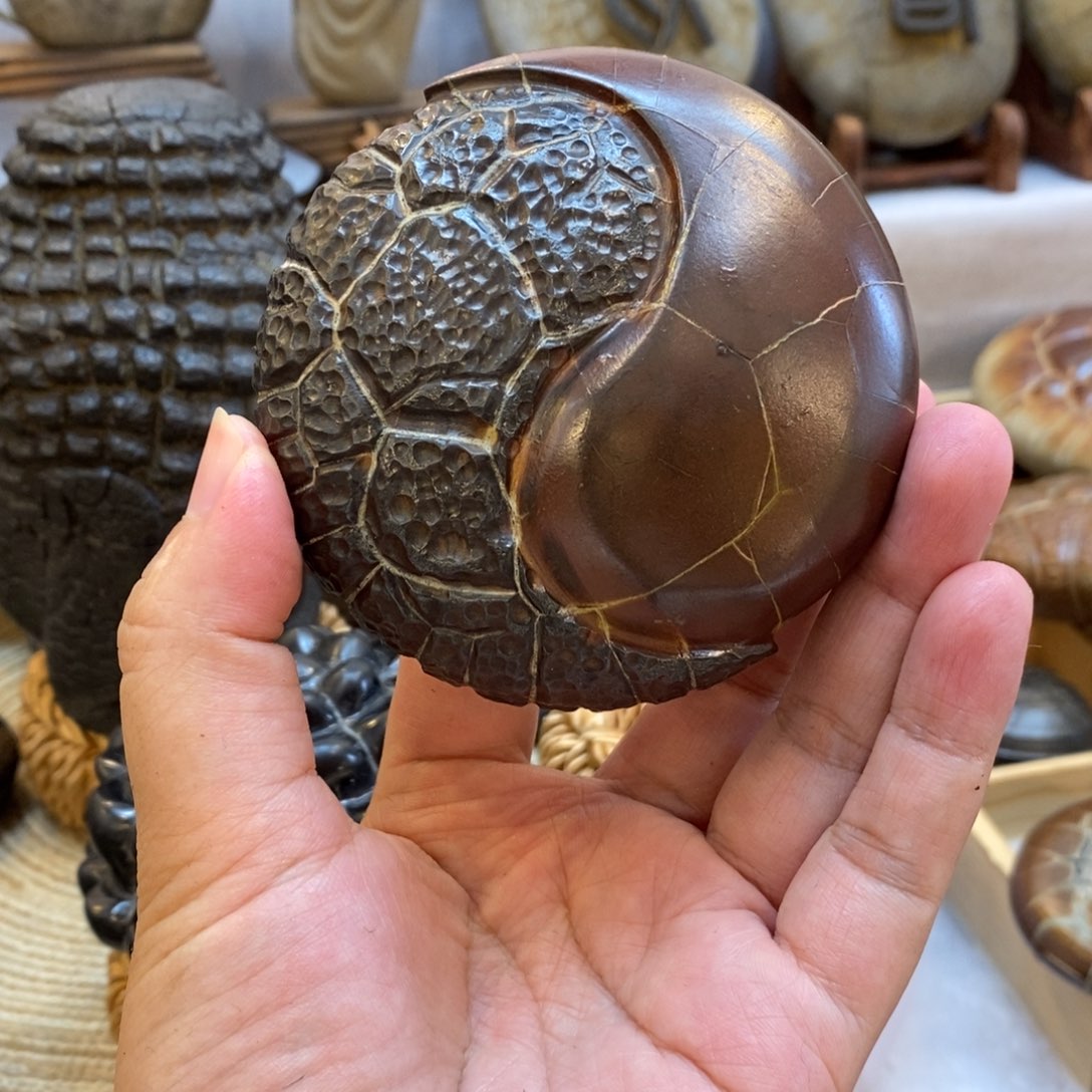 慕***枫石材龟纹石手把件