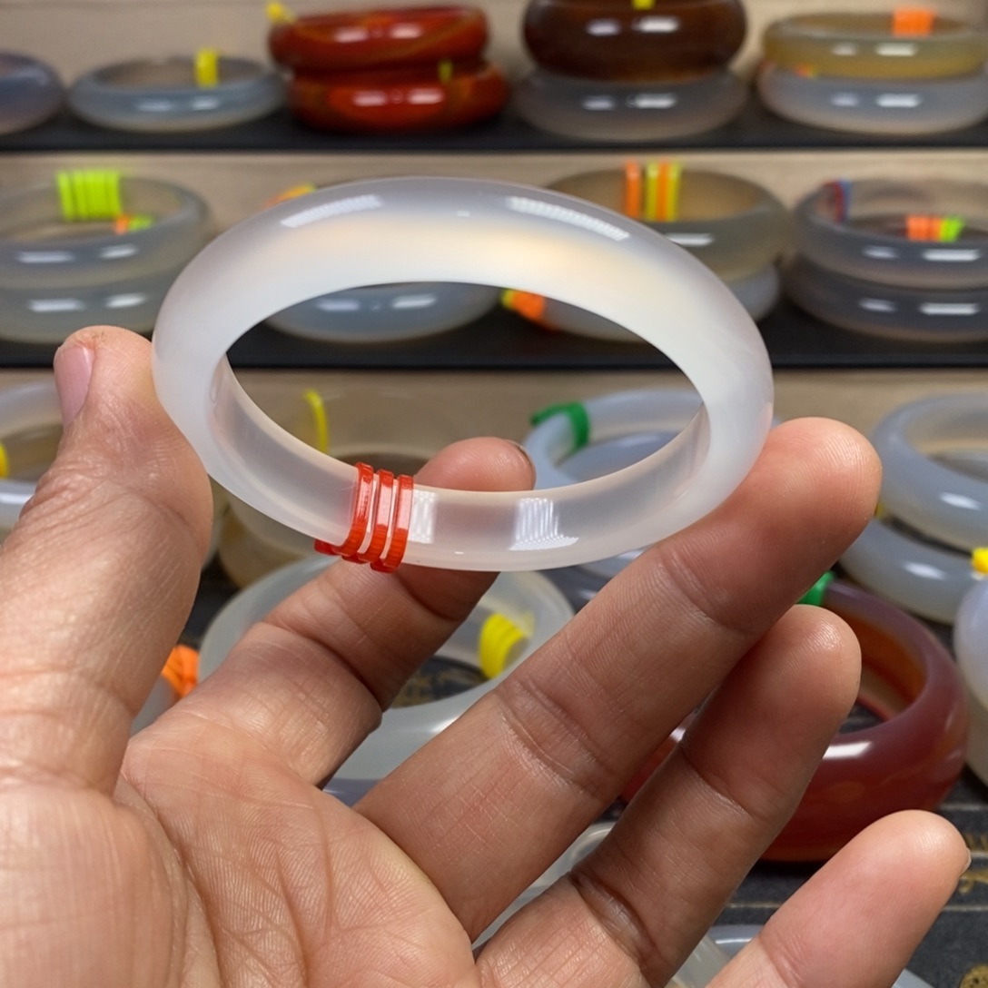 玛瑙/玉髓未镶嵌手镯